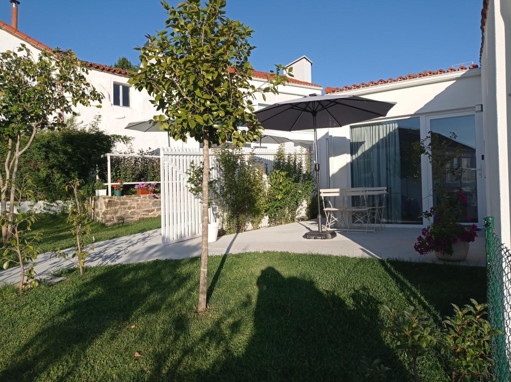 Casas Turisticas Lar Jardin - Parking Privado Santiago de Compostela Bagian luar foto